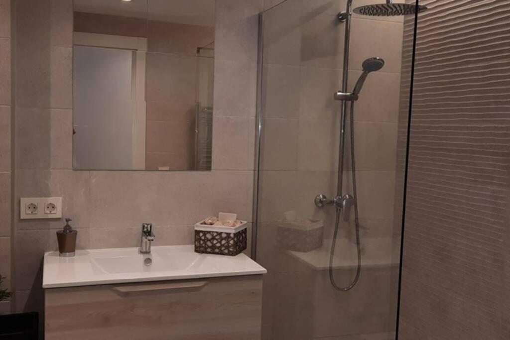 Apartamentos Milan 2 โอเบียโด ภายนอก รูปภาพ